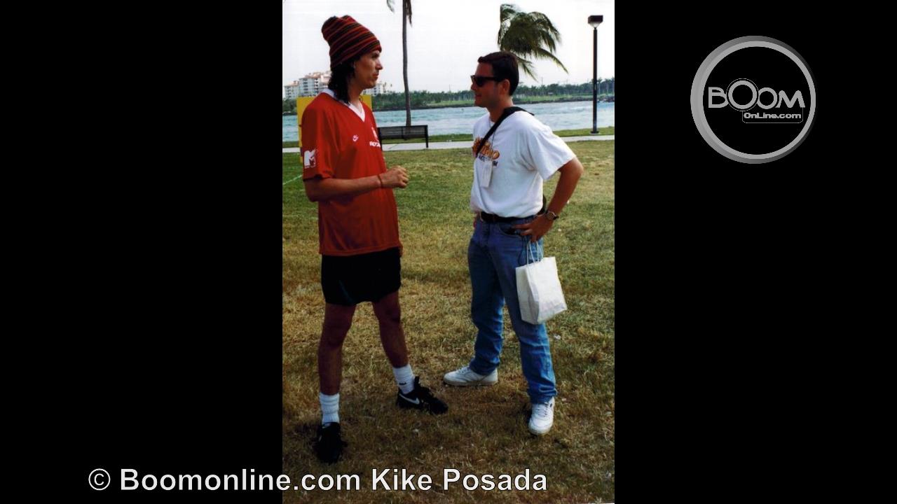Saul Hernandez de Caifanes co nKike Posada de BOOM en Miami 1995